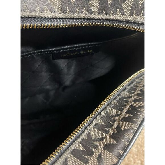 Michael Kors Abbey Medium Logo Backpack - Picture 4 of 5